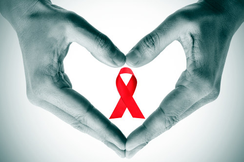 Viver com HIV é possível graças aos avanços no tratamento